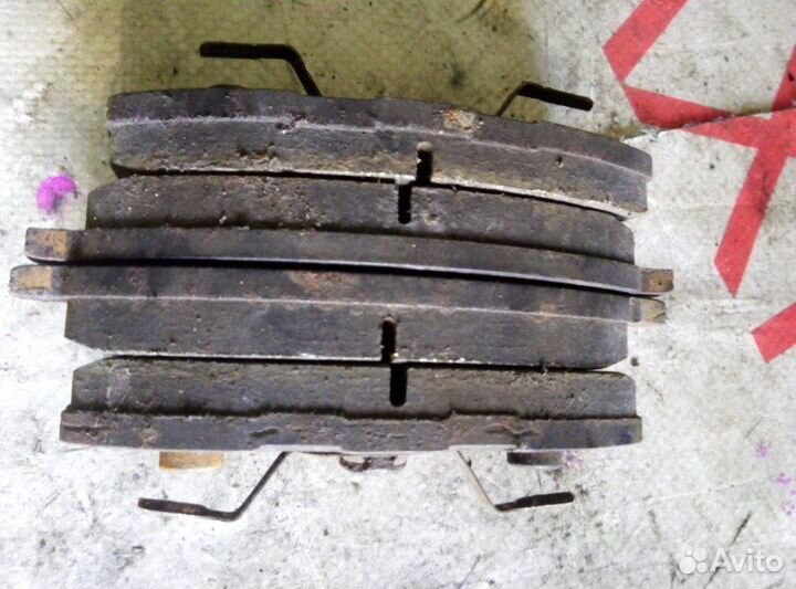 Тормозные колодки перед. subaru vivio