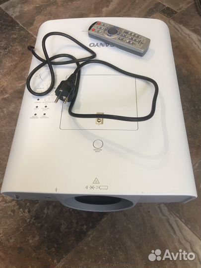 Sanyo PLS-XT21 проектор