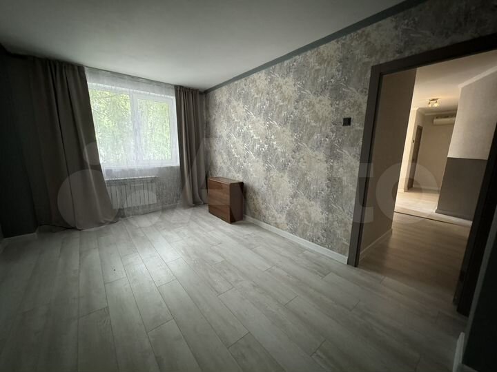 2-к. квартира, 44 м², 1/3 эт.