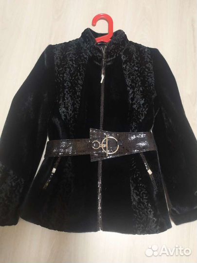 Пальто шубка на сейчас,стильная,искуст.мех