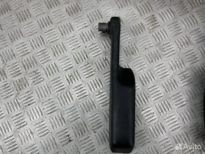 Подлокотник пассажирский