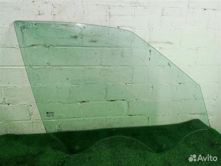 Стекло переднее правое Opel Zafira C 2014