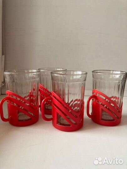 Стаканы в подстаканниках