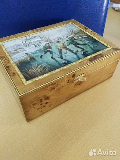 Шкатулка, хоккей, золото, фарфор