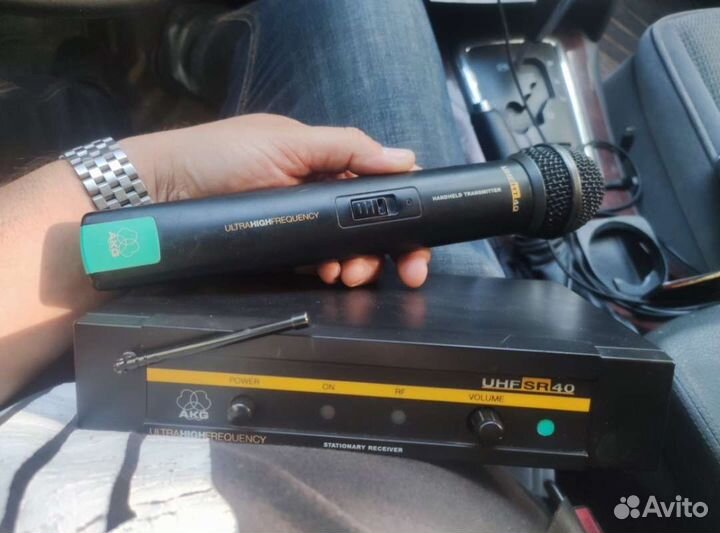 Радиомикрофон AKG