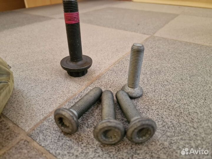 Ступица колеса передняя Volkswagen