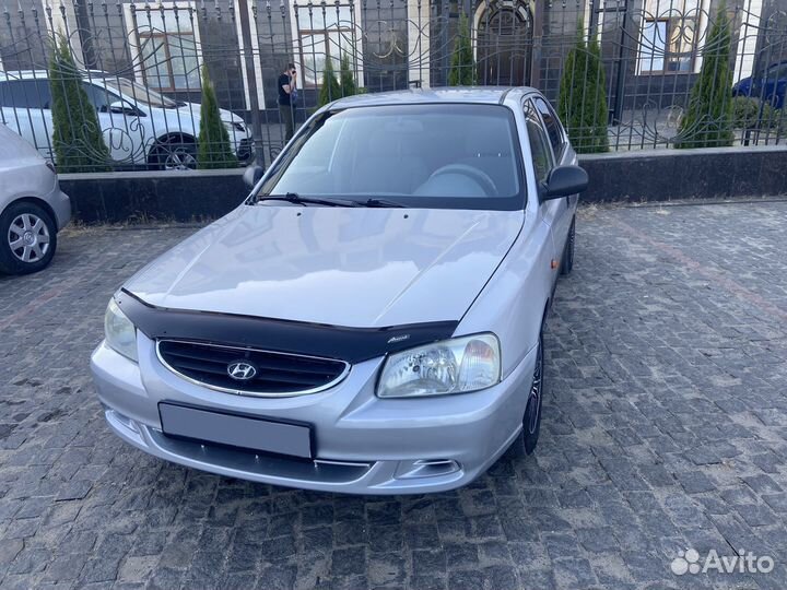 Hyundai Accent, 2004