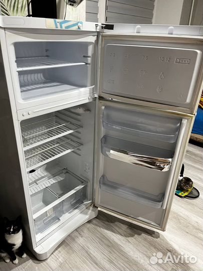 Холодильник indesit бу