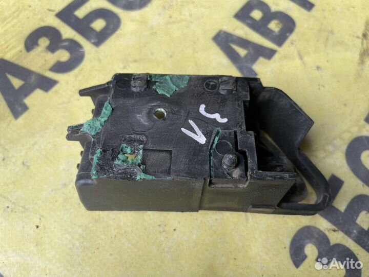 Ручка задняя левая внутренняя VW Vento