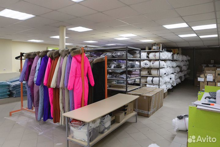 Швея портной на производство зимней одежды