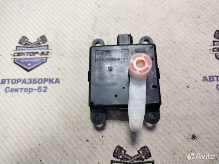 Мотор заслонки отопителя Nissan Qashqai+2 JJ10