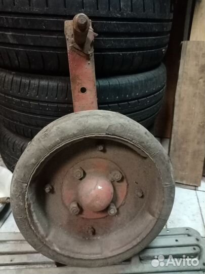 Опорное колесо для прицепа