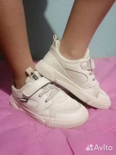 Кроссовки детские 28 размер