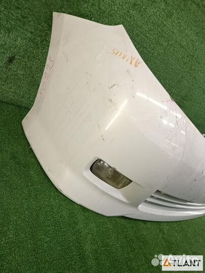 Бампер передний toyota isis