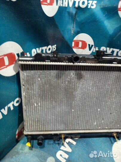 Радиатор охлаждения двигателя Nissan Sunny FNB15