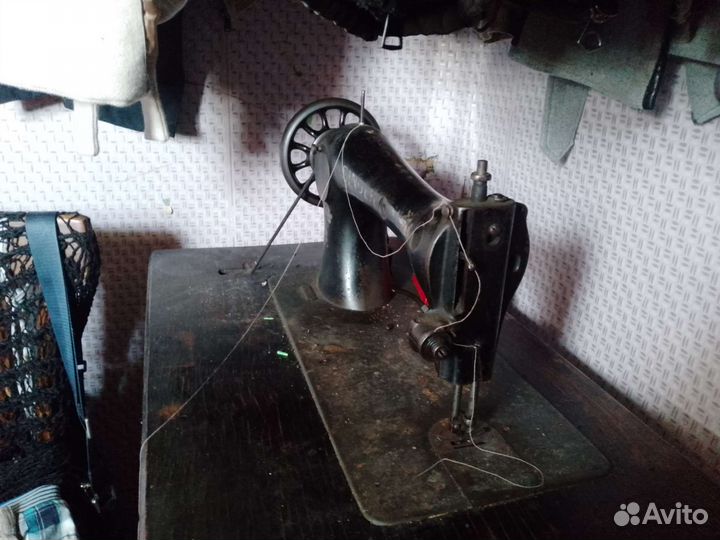 Швейная машинка зингер