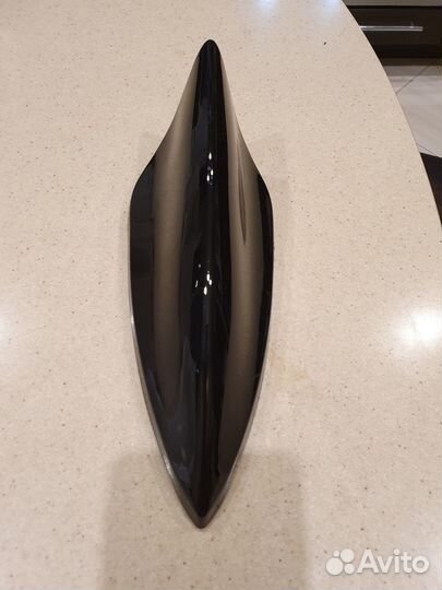 Антенна плавник на крышу авто (Универсальная)