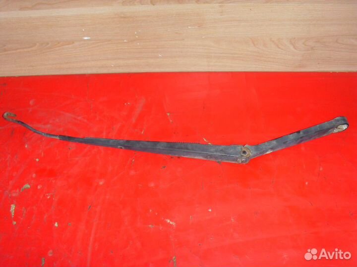 Поводок стеклоочистителя передний Nissan Altima