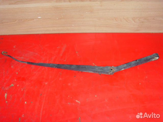 Поводок стеклоочистителя передний Nissan Altima