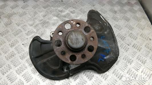 Ступица передняя левая mercedes benz C-class W204