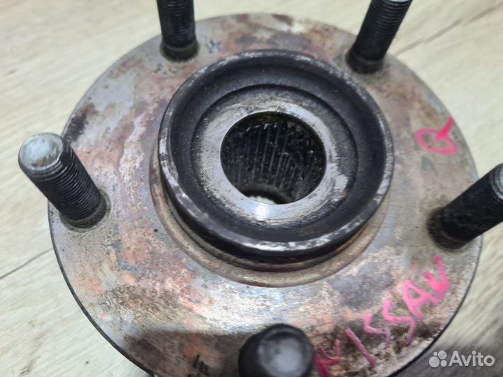 Ступица передняя Nissan Qashqai J10 2.0 MR20DE