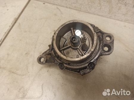 Вакуумный насос двигателя