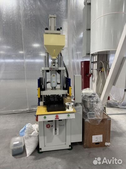 Термопластавтомат вертикальный та-300