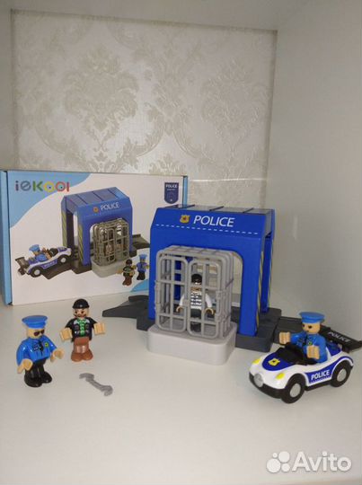 Полицейский участок для деревянной дороги