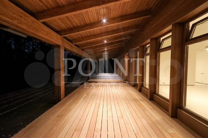 Дом 185 м² на участке 21 сот.