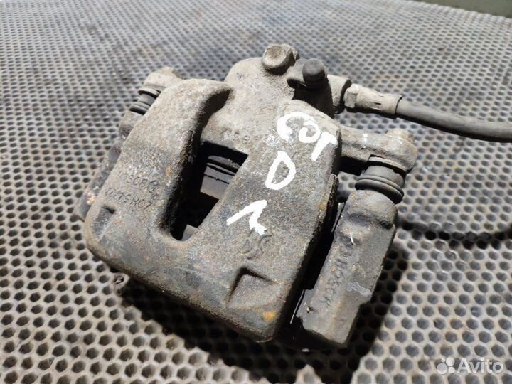 Суппорт передний передний левый Opel Corsa D 2006