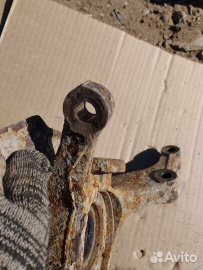 Поворотный кулак передний левый Chevrolet AveoT200