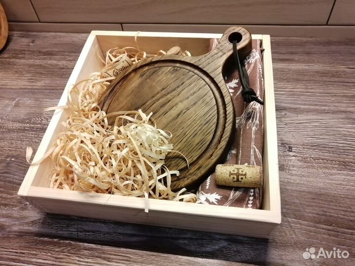 Доска разделочная из ясеня в подарочной коробке
