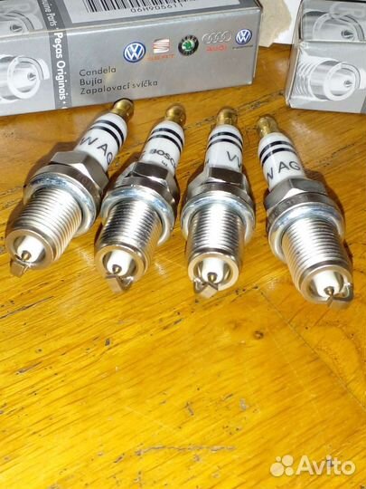 Свеча зажигания VAG 06H905611