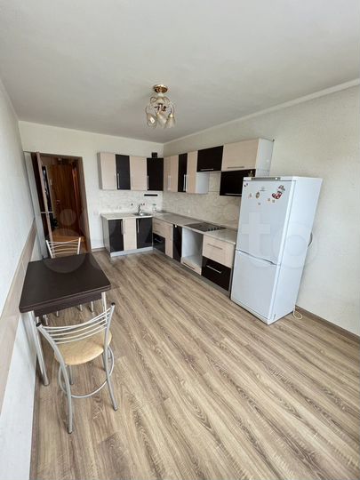 3-к. квартира, 82 м², 10/17 эт.