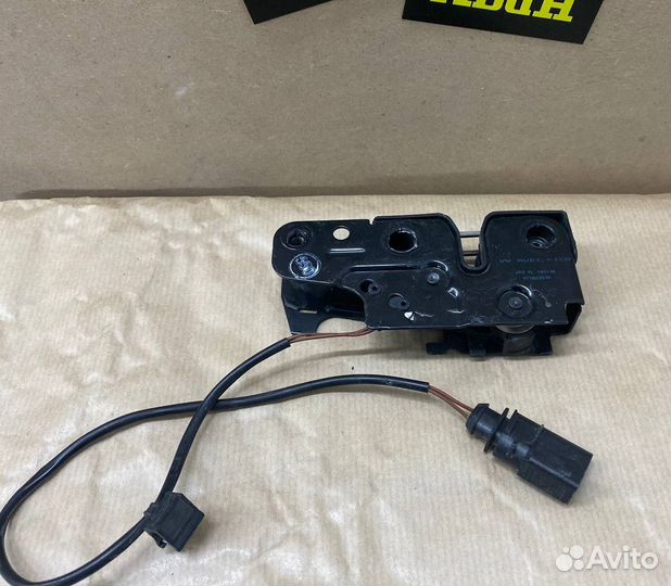 Замок капота Audi А4 B8