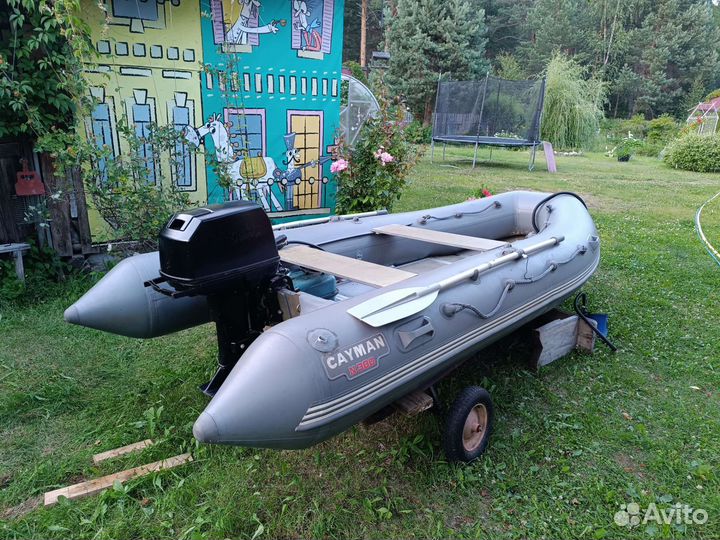Лодка с мотором