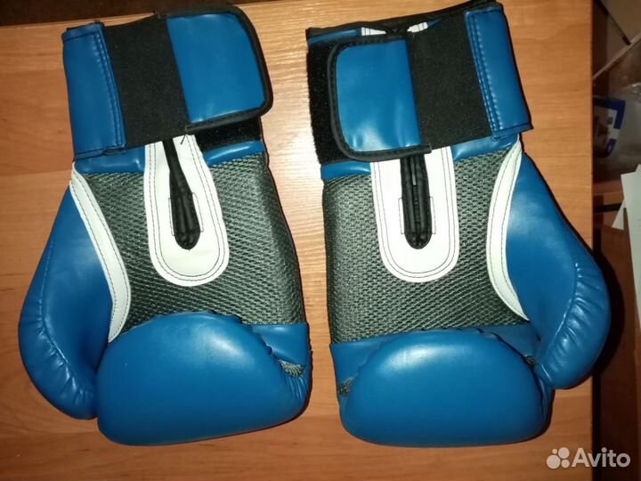 Боксерские перчатки Everlast 12oz