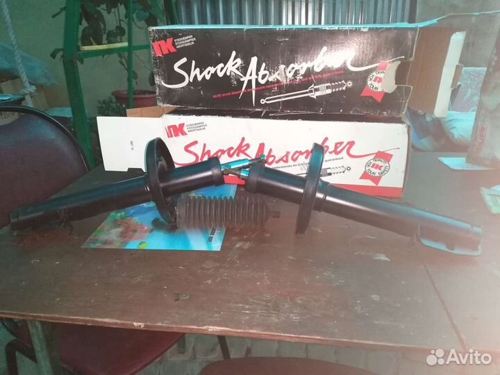 Омортизатор стойка. передний для ford
