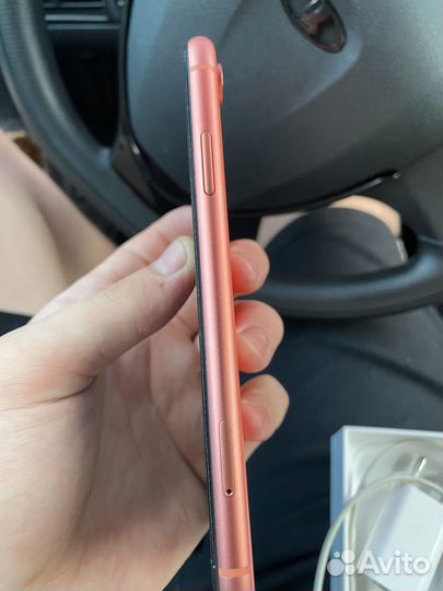 Телефон iPhone хр 64гб