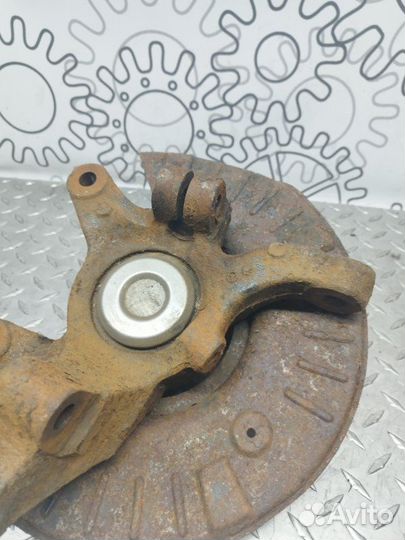 Кулак поворотный правый Mercedes-Benz Vito W639