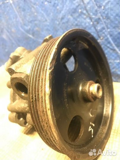 Насос гидроусилителя руля Nissan Almera G15 K4M