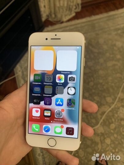 Телефон iPhone 7