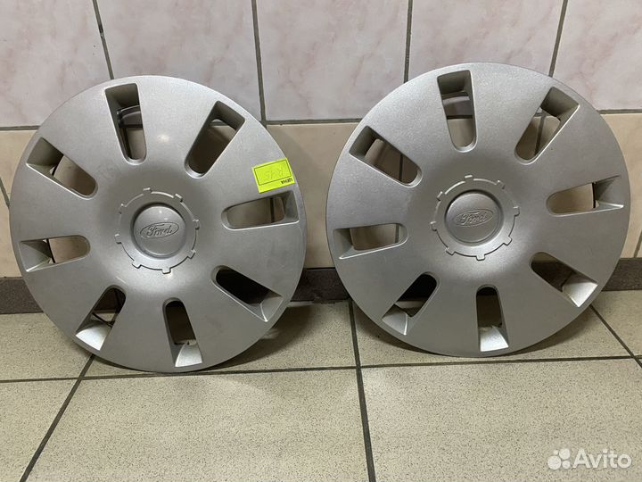 Ford 4M511000AB Б/У Колпак декоративный R15