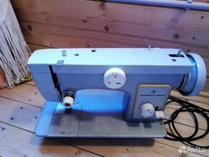 Швейная машинка чайка 132м