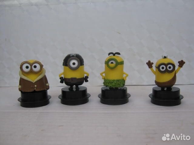Игрушки Миньоны и Попугаи