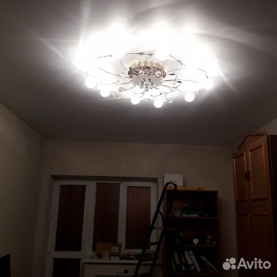 Продам люстру Kingda с пультом, люстру Васильки