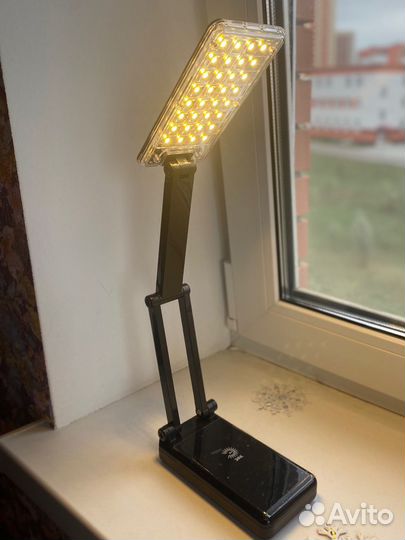 Настольный светодиодный светильник