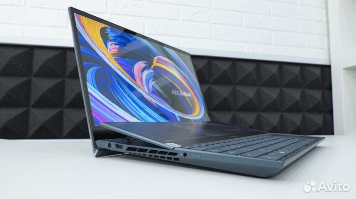 Asus ZenBook Pro Duo с 2мя дисплеями Oled UX582ZW