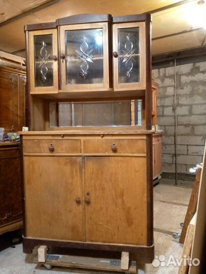 Старинный буфет