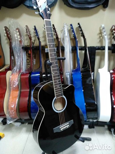 Акустическая гитара, большая